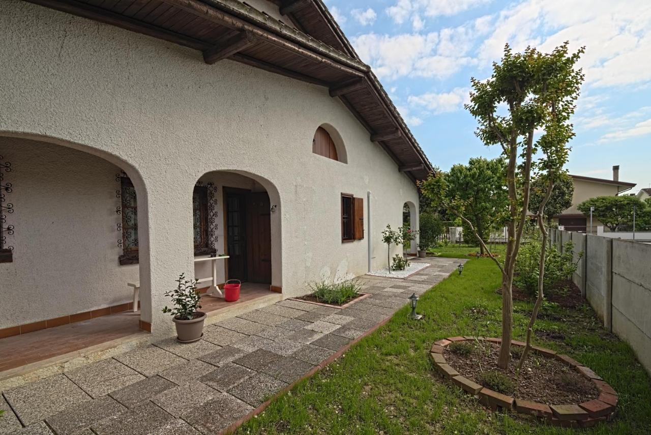 Villa Vecchia Favola House à Quarto dʼAltino Extérieur photo