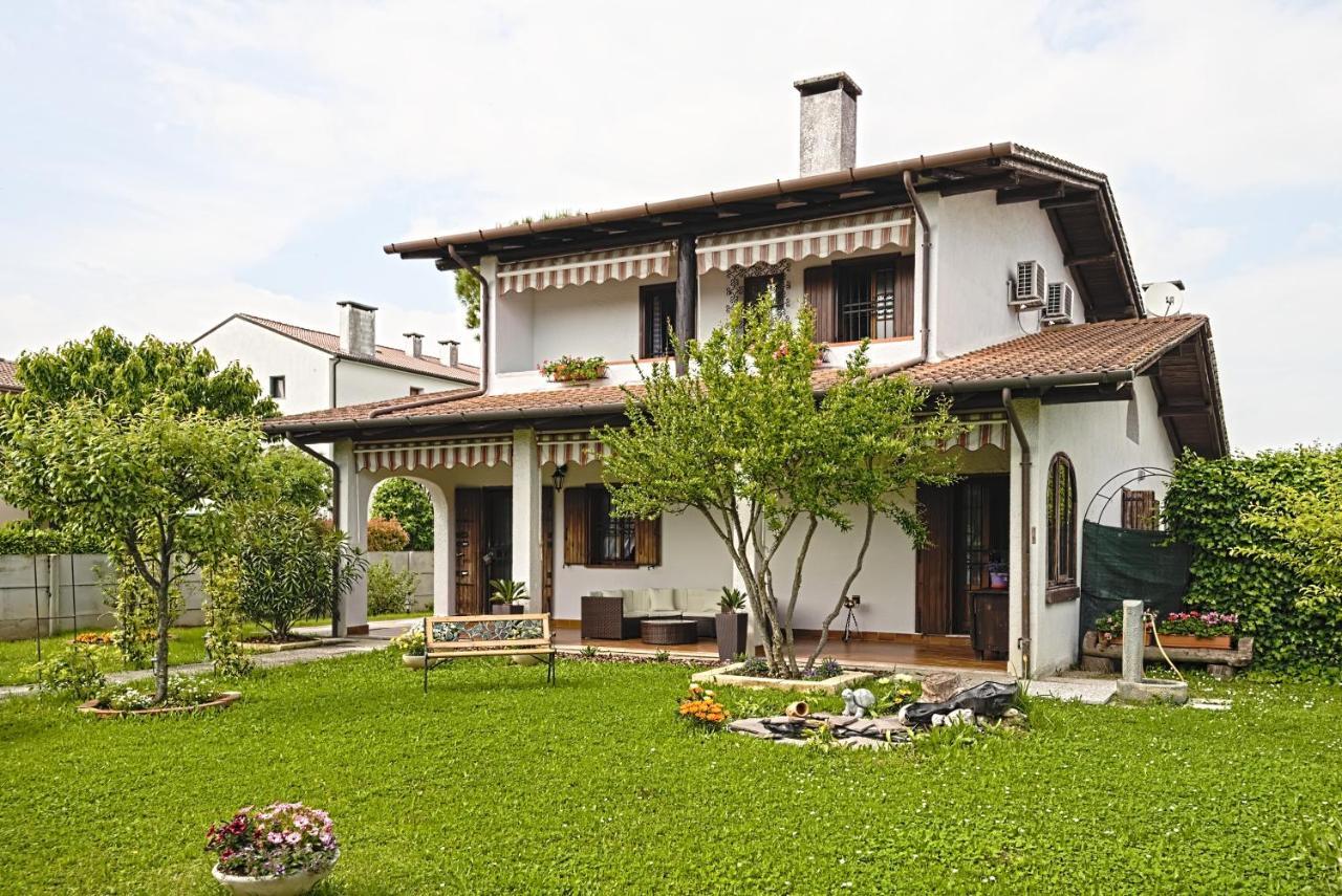 Villa Vecchia Favola House à Quarto dʼAltino Extérieur photo